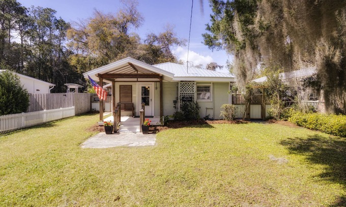 St. Marys Cabaña | Cottages on Norris Unit B DOWNTOWN PET FRIENDLY