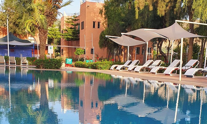 Lalla Takarkoust Complejo | Couleurs Berbères