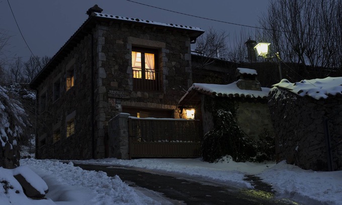 San Bartolome de Tormes Cabaña | Casa rural muy acogedora.Excelentes vistas de Gredos.