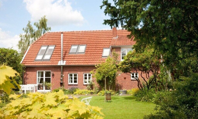 Westerstede Casa | Country house - bicycle route - 2 sleeping acc. - from 5 nights - fireplace - final cleaning incl