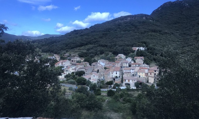 Roquebrun Casa | Country house. Calm and authentic