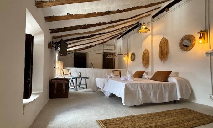 Iznatoraf Villa | Country House 'Casa De La Aguadora' with Private Garden, Wi-Fi and Air Conditioning