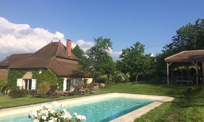 Briant Casa | COUNTRY HOUSE - EXCEPTIONAL VIEW - SWIMMING POOL - Sleeps 12