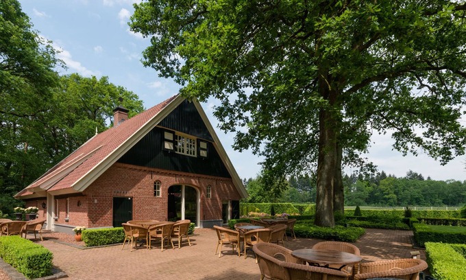 Deurningen Villa | Hermosa mansión en Deurningen cerca del bosque