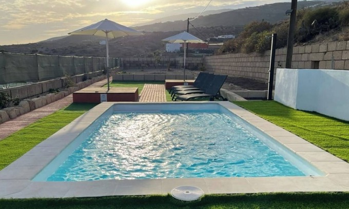 Fasnia Villa | Casa rural 'Lucrecia' con vistas al mar, piscina privada y Wi-Fi
