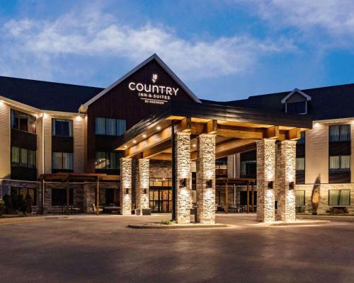 Appleton Hotel | Country Inn & Suites by Radisson, Appleton Airport - Fox River Mall Area