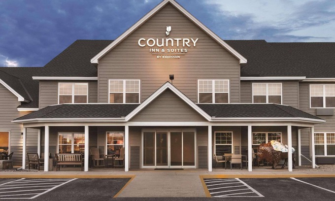Buffalo Hotel | Country Inn & Suites by Radisson, Buffalo, MN