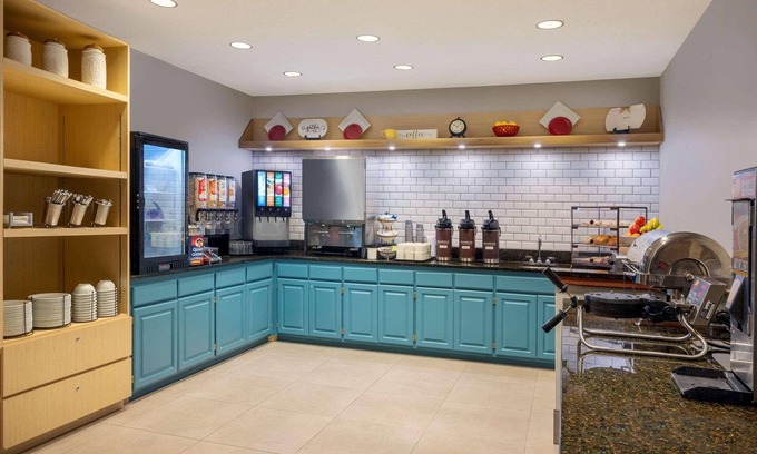 Albertville Hotel | Country Inn & Suites by Radisson Albertville near Outlet Mall