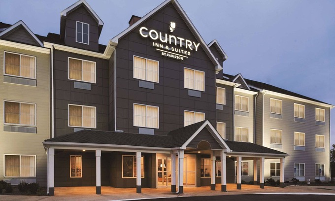 Southport Hotel | Country Inn & Suites by Radisson, Indianapolis South, IN