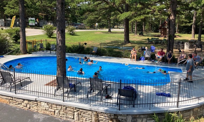 Eureka Springs Hotel | Country Mountain Inn