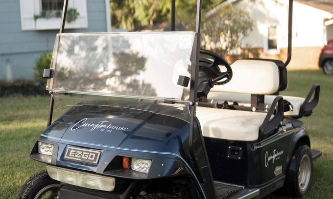 Covington Casa | Couple Getaway ~ Golf Cart ~ Under a Mile from the Covington Square