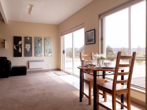 Sandford Casa | Couples Retreat with Mountain View Near Hobart