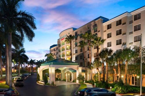 Dania Beach Hotel | Courtyard by Marriott Fort Lauderdale Airport & Cruise Port