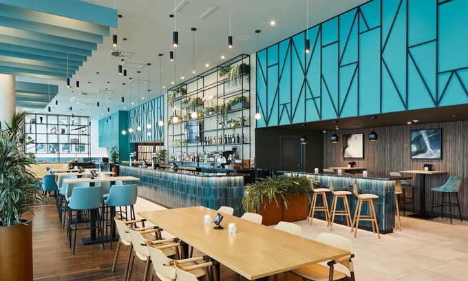 Gatwick Hotel | Courtyard by Marriott London Gatwick Airport