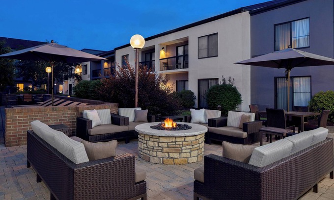 Moon Township Hotel | Courtyard by Marriott Pittsburgh Airport
