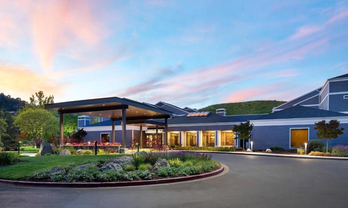 Larkspur Hotel | Courtyard San Francisco Larkspur Landing/Marin County