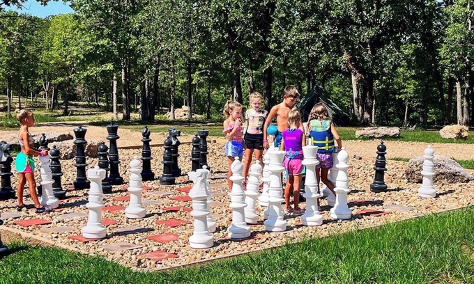 Lebanon Cabina | Cozy 1-bedroom cabin with Loft. Sleeps 8 Near Bennett Springs State Park