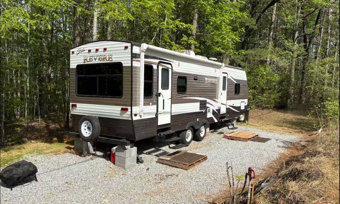 Salem Casa | Cozy 1-bedroom camper close to Clemson and Lake Jocassee