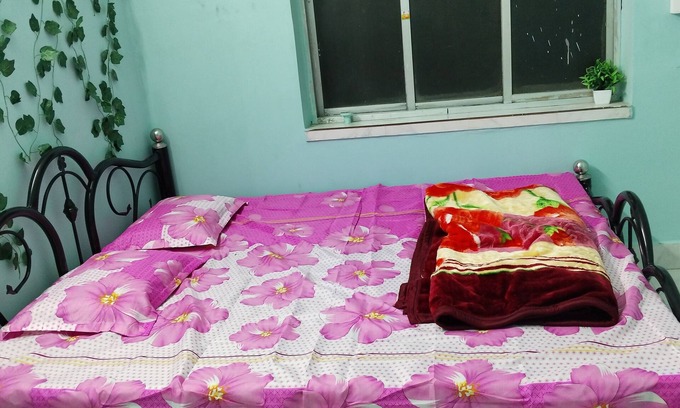 Behala Apartamento | Cozy 2-bedroom apartment with WiFi, AC in enjoyable Kolkata