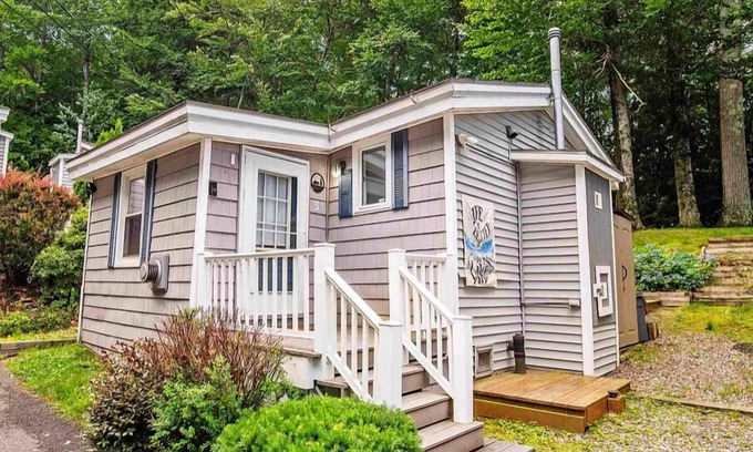 Laconia Cabaña | Cozy 2-bedroom Cottage on Paugus Bay