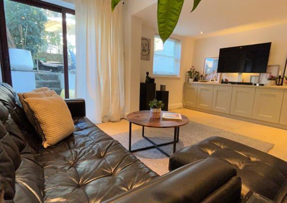 Kennington Villa | Cozy 2-Bedroom Retreat with Modern Amenities