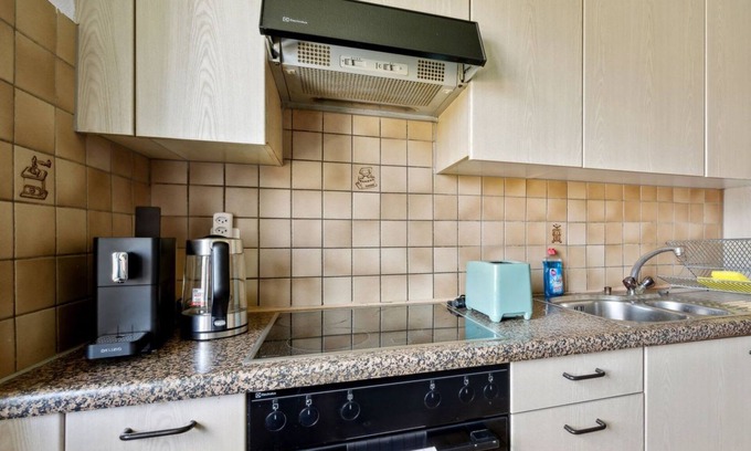 Center Apartamento | Cozy 2BR Apartment with Essential Amenities