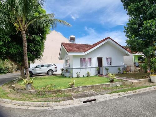 Oton Casa | Cozy 3-bedroom townhouse with free parking