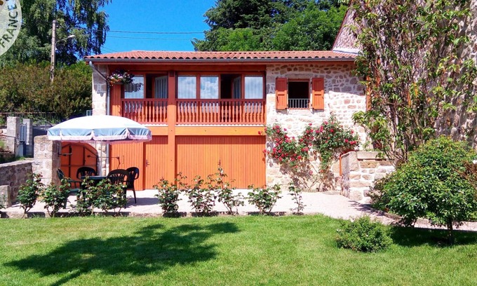 Merle-Leignec Cabaña | Gîte charmant à Merle-Leignec, parfait pour randonnées, animaux bienvenus, salon de jardin et BBQ