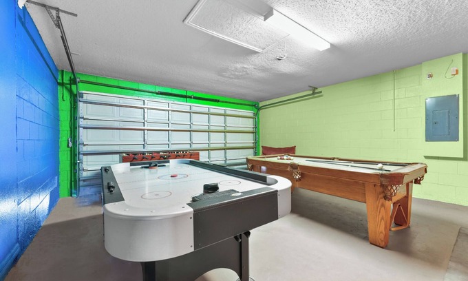 Westbury Villa | Cozy 4BR Pool Home w/ Game Room Near Disney