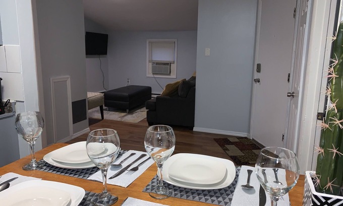Glenolden Apartamento | Cozy Apartment in Suburbs - Perfect Long Term Stay