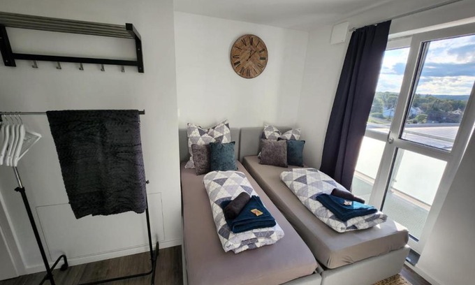 Neusass Old Town Apartamento | Cozy Apartment mit WIFI, Aufzug & Kostenlos Parken EL-Living
