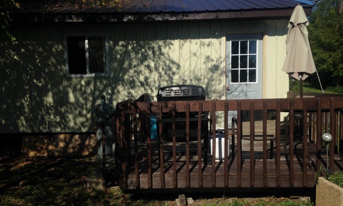 Northern Ontario Cabina | cozy cabin surrouned by mature trees on wabigoon lake