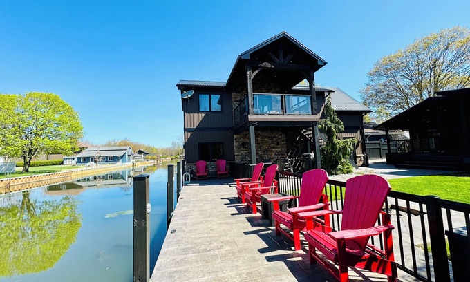 Turkey Point Casa | Cozy Canal Retreat. Sleeps 12!