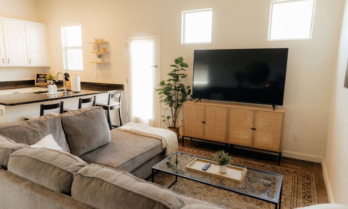 Cortina Casa | Cozy Casita tucked away at the end of a quiet cul-de-sac