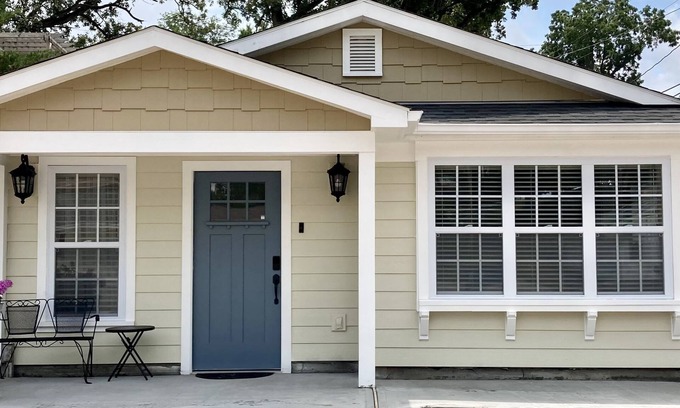 Louisville Cabaña | Cozy Cottage in the heart of Louisville, NE