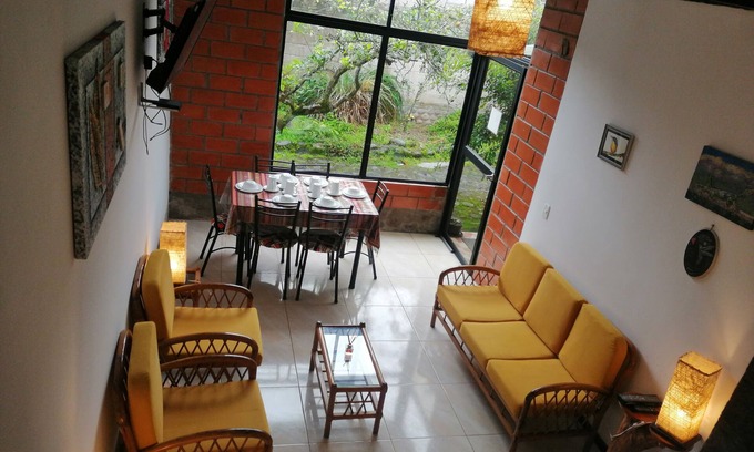 Mindo Chalet De Esquí | Chalet lindo y amplio en Mindo Ecuador.