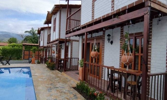 Sopetran Cabaña | Cozy country retreat close to the mountains.