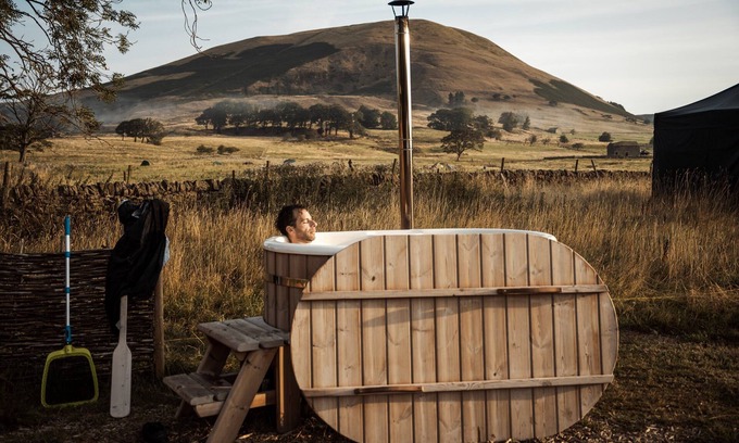 Peak District Alquiler De RV | Superior-Tienda de campaña-Vista a la Montana-Couples-Only-Baño privado