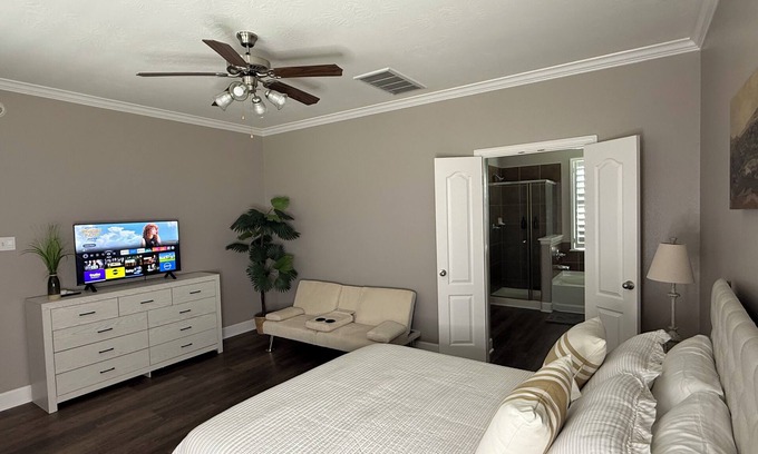 Cypress Casa | Cozy Cypress Stay Towne Lake