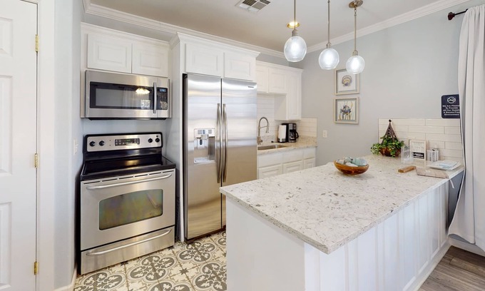 Ardmore Casa | Cozy family bungalow perfect for a couple or family of four