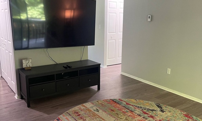 Middletown Apartamento | Cozy Getaway w/lots of Natural Light :) 5 mins to adventures