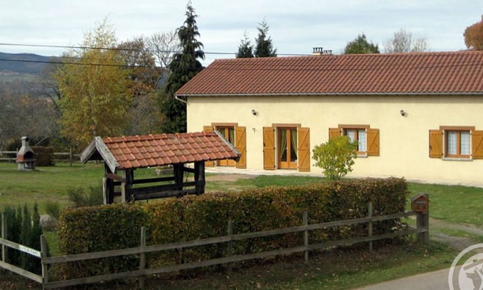 La Tuiliere Cabaña | Casa rural con piscina y terraza en plena naturaleza de Rhône-Alpes-Auvergne