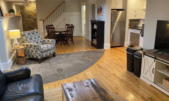 Rotterdam Junction Apartamento | Cozy Hideaway! private apartment, minutes to downtown Saratoga Springs.