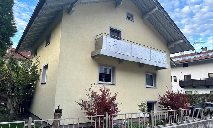 Radfeld Casa | Cozy Holiday Home in the Alps for 8 People. Pet-Friendly!
