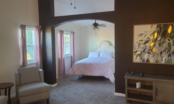 Modesto Casa | Cozy home in a Desirable neighborhood