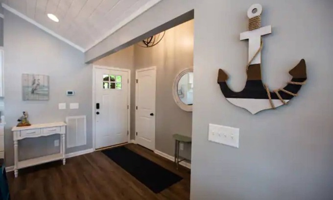 Lyman Cabaña | Cozy, lake front cottage