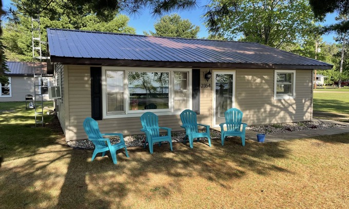 Friendship Casa | Cozy Lake View Getaway