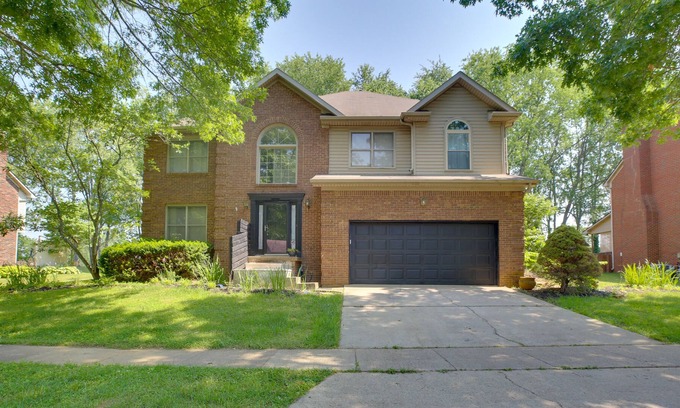 Keene Casa | Cozy Lexington Getaway w/ Fire Pit & Yard!