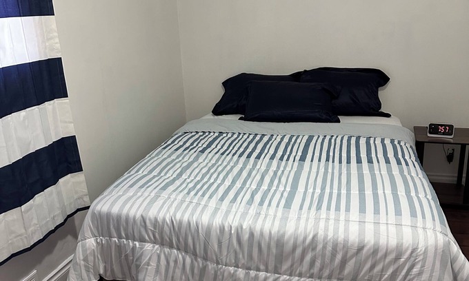 Vulcan Casa | Cozy little house with huge yard