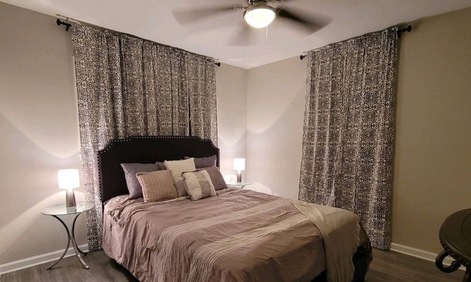 Forest Park Casa | Cozy Little Red Brick House